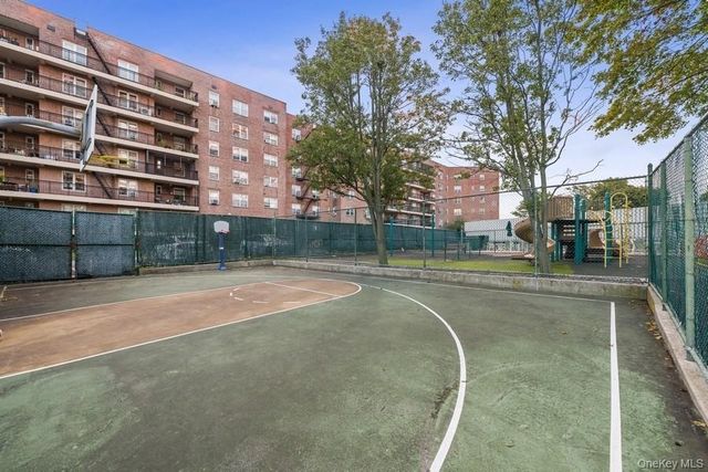166-25 Powells Cove Boulevard 3F, Beechhurst, NY 11357