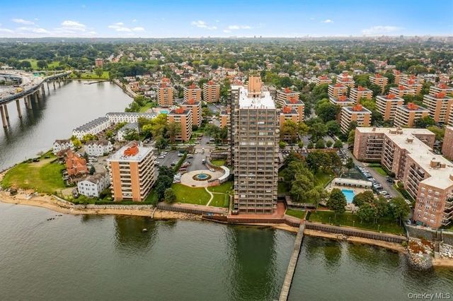 166-25 Powells Cove Boulevard 3F, Beechhurst, NY 11357