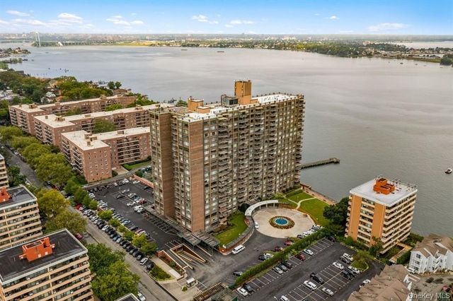 166-25 Powells Cove Boulevard 3F, Beechhurst, NY 11357