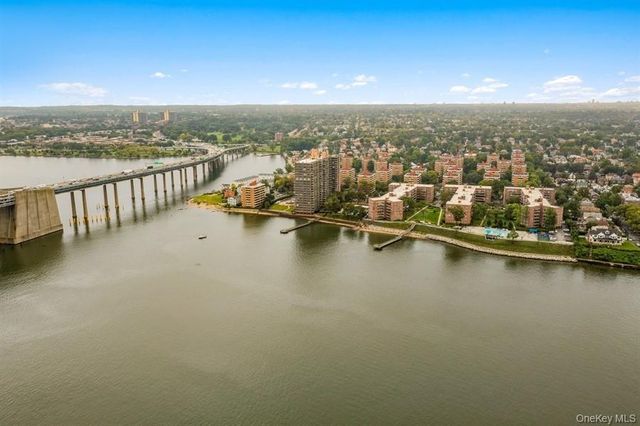 166-25 Powells Cove Boulevard 3F, Beechhurst, NY 11357