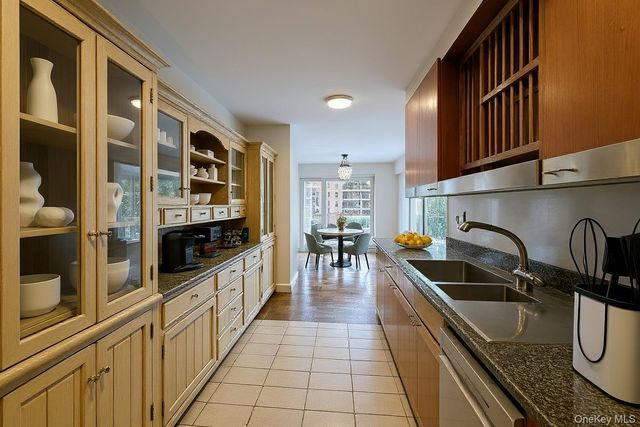 166-25 Powells Cove Boulevard 3F, Beechhurst, NY 11357