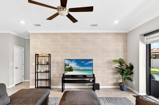 4615 Iron Street, Vero Beach, FL 32967