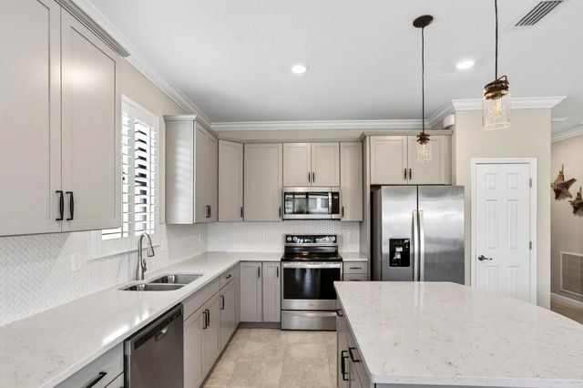 4615 Iron Street, Vero Beach, FL 32967