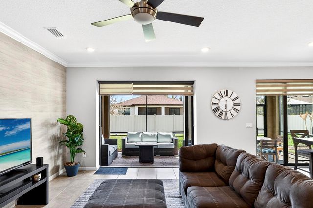 4615 Iron Street, Vero Beach, FL 32967