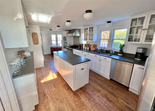 162 Dune Road, Quogue, NY 11959