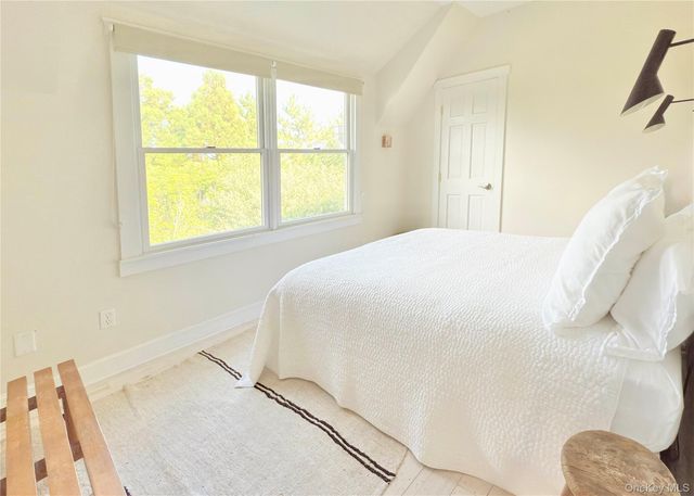 162 Dune Road, Quogue, NY 11959
