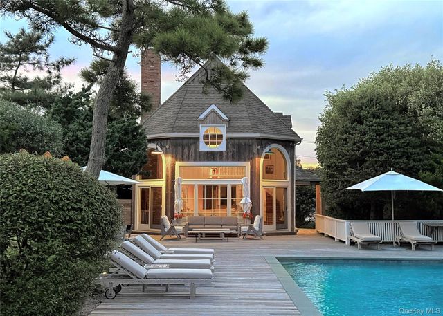 162 Dune Road, Quogue, NY 11959