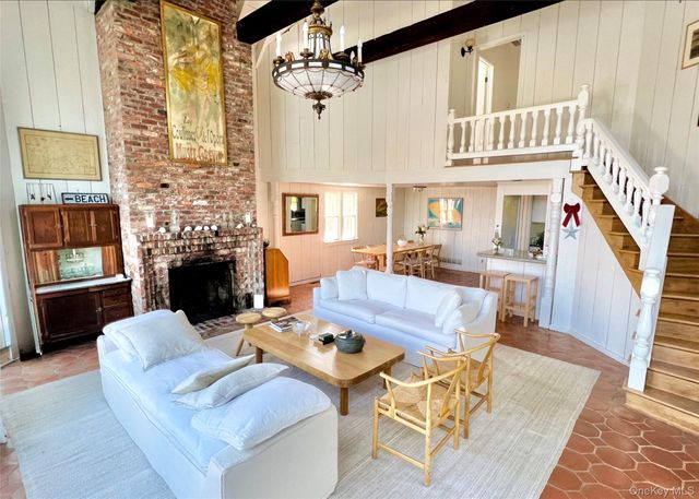 162 Dune Road, Quogue, NY 11959
