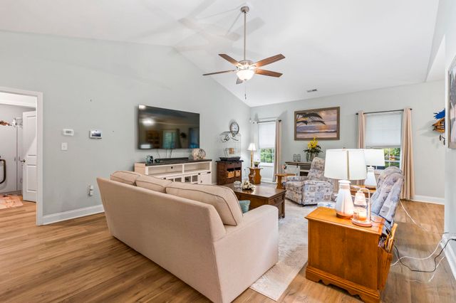 397 Blue Rock Dr., Longs, SC 29568