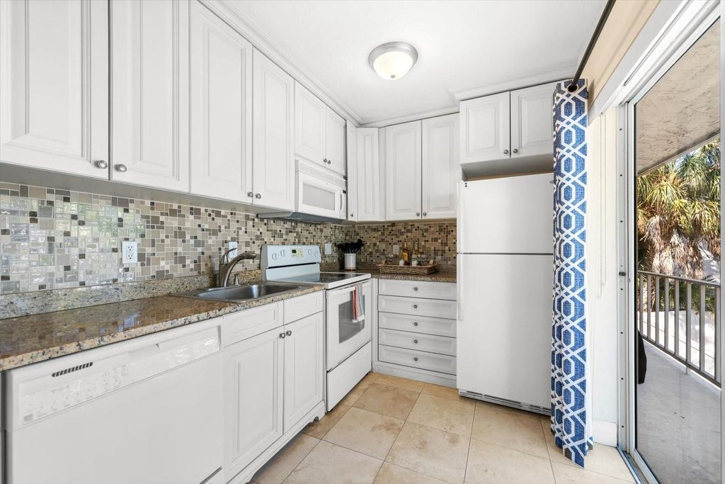 Image 27 of property listing at 6451 ELMWOOD AVENUE H, Sarasota, FL 34231