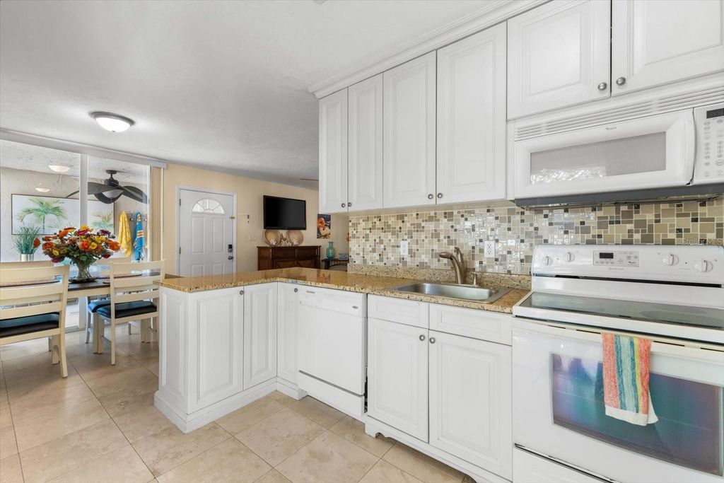 Image 32 of property listing at 6451 ELMWOOD AVENUE H, Sarasota, FL 34231