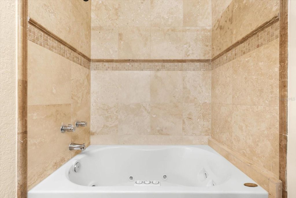 Image 36 of property listing at 6451 ELMWOOD AVENUE H, Sarasota, FL 34231