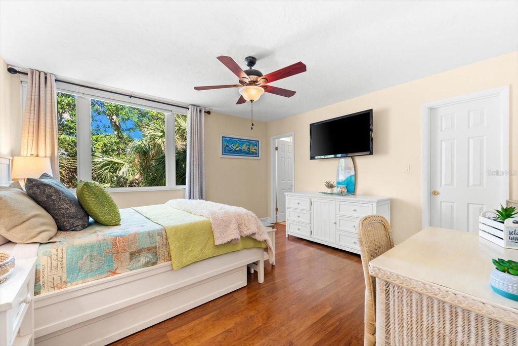 Image 42 of property listing at 6451 ELMWOOD AVENUE H, Sarasota, FL 34231