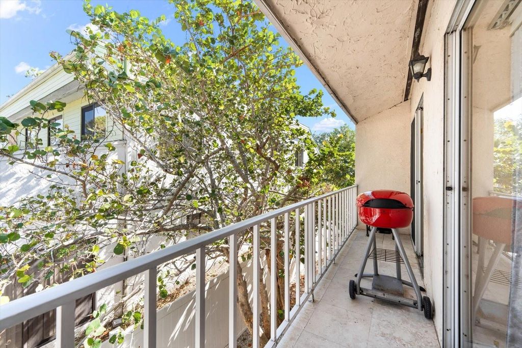 Image 51 of property listing at 6451 ELMWOOD AVENUE H, Sarasota, FL 34231