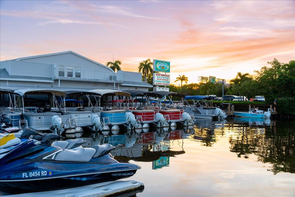 Image 67 of property listing at 6451 ELMWOOD AVENUE H, Sarasota, FL 34231