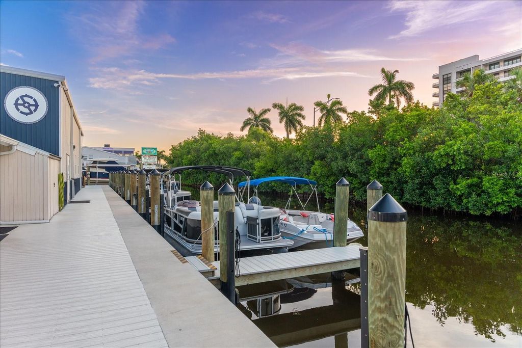 Image 73 of property listing at 6451 ELMWOOD AVENUE H, Sarasota, FL 34231