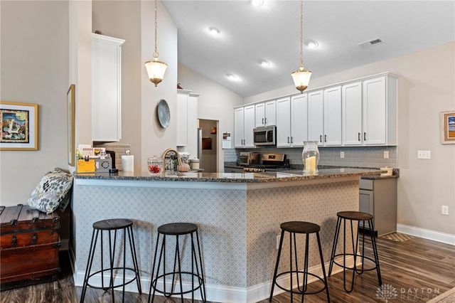 1235 Bourdeaux Way, Centerville, OH 45458