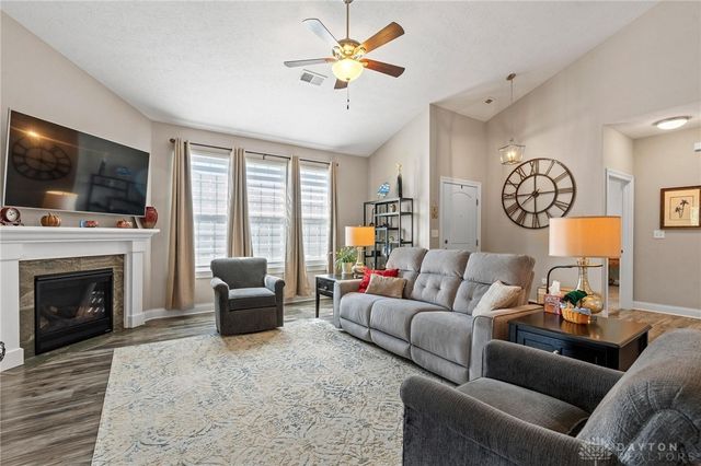 1235 Bourdeaux Way, Centerville, OH 45458