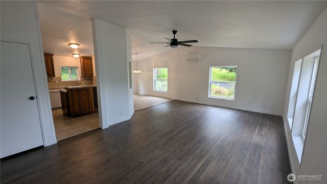104 Sun Valley Drive, Chehalis, WA 98532