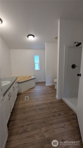104 Sun Valley Drive, Chehalis, WA 98532