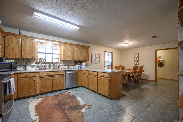 198 Polk Road 8, Wickes, AR 71973