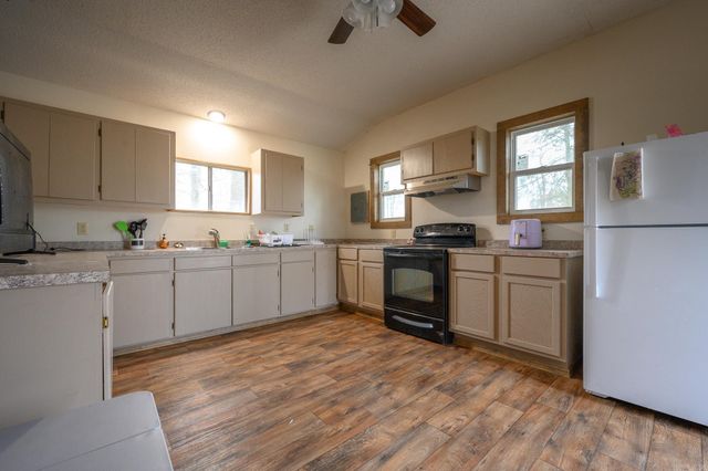 198 Polk Road 8, Wickes, AR 71973