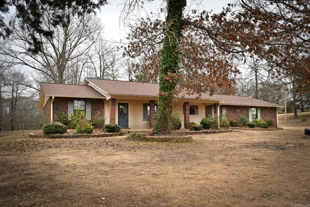 198 Polk Road 8, Wickes, AR 71973