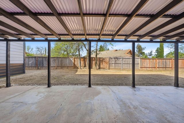 1692 Kildare Drive, Redding, CA 96001