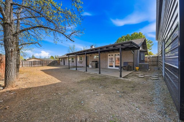 1692 Kildare Drive, Redding, CA 96001