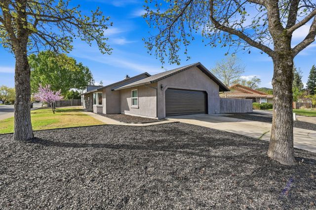 1692 Kildare Drive, Redding, CA 96001