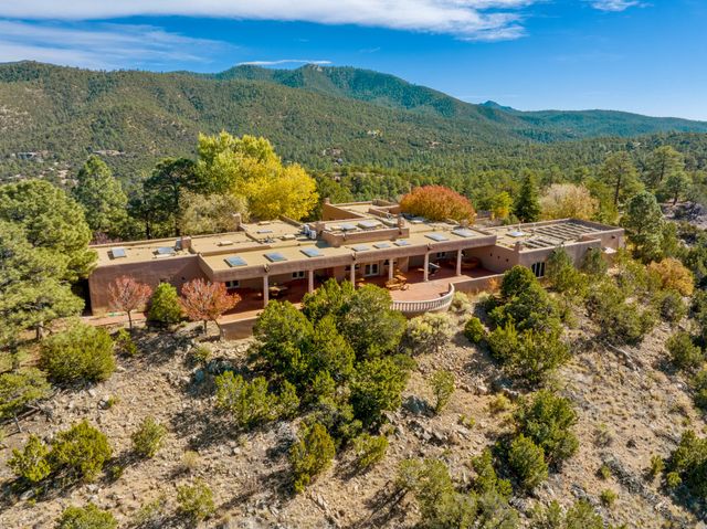 243 Double Arrow Road, Santa Fe, NM 87505
