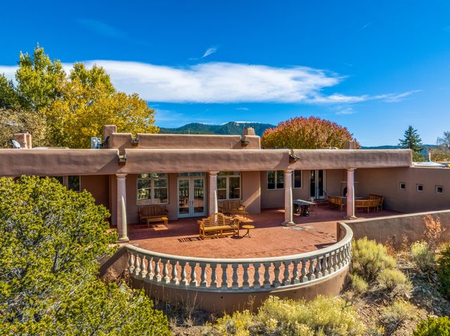 243 Double Arrow Road, Santa Fe, NM 87505