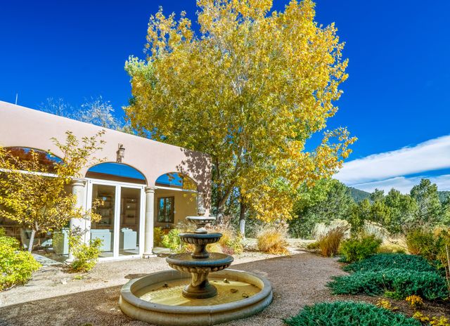 243 Double Arrow Road, Santa Fe, NM 87505