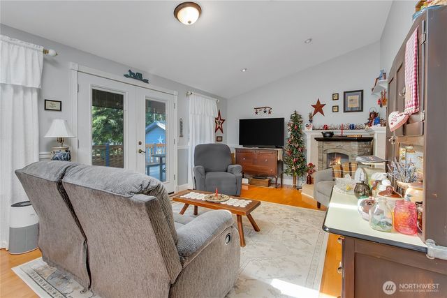 1530 E Old Ranch Road, Allyn, WA 98524