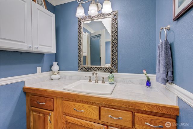 1530 E Old Ranch Road, Allyn, WA 98524