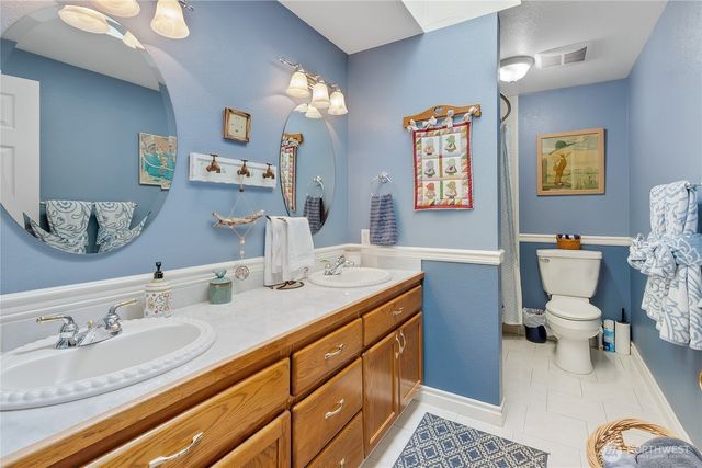 1530 E Old Ranch Road, Allyn, WA 98524