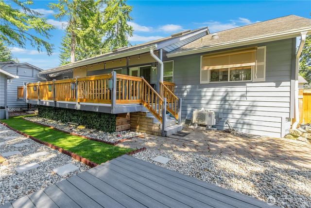 1530 E Old Ranch Road, Allyn, WA 98524