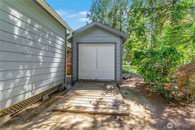 1530 E Old Ranch Road, Allyn, WA 98524