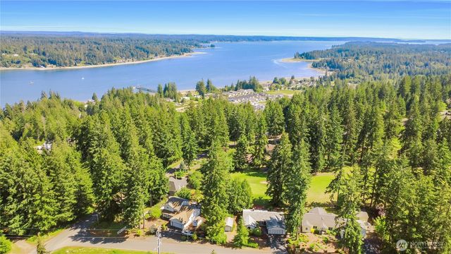 1530 E Old Ranch Road, Allyn, WA 98524