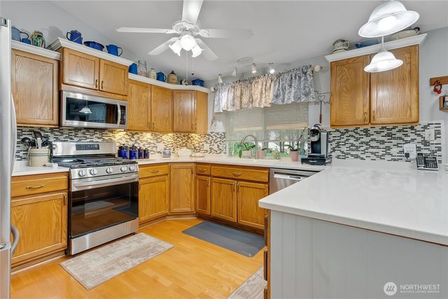 1530 E Old Ranch Road, Allyn, WA 98524