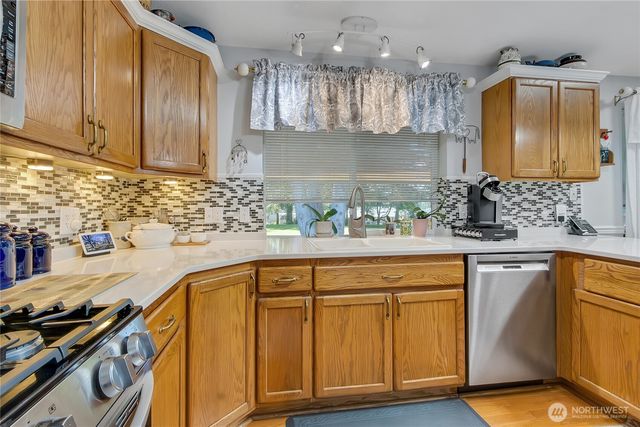 1530 E Old Ranch Road, Allyn, WA 98524