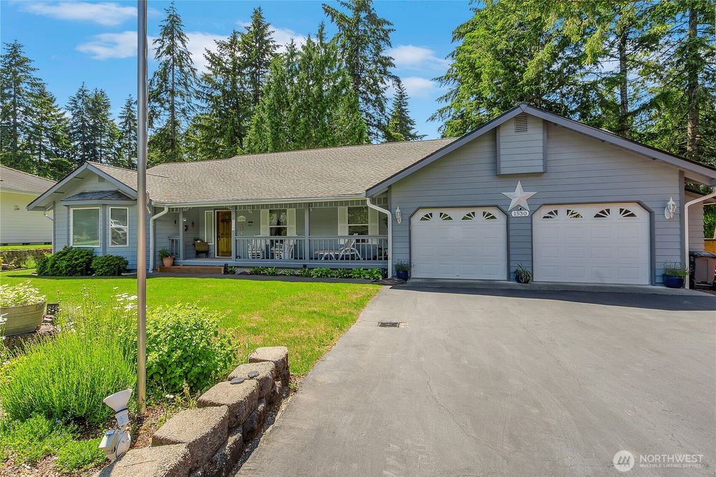 1530 E Old Ranch Road, Allyn, WA 98524