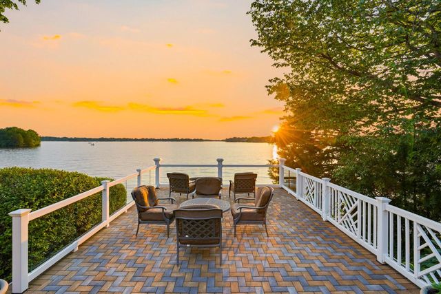 W334N5995 Road M, Nashotah, WI 53058