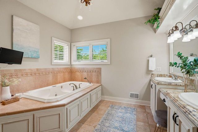 W334N5995 Road M, Nashotah, WI 53058