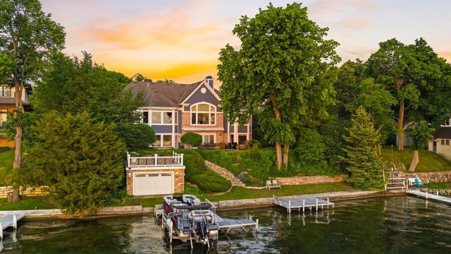 W334N5995 Road M, Nashotah, WI 53058