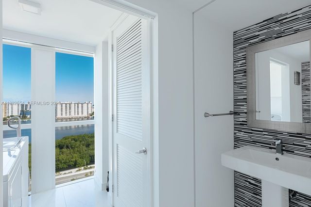 400 Sunny Isles Blvd 2008, Sunny Isles Beach, FL 33160