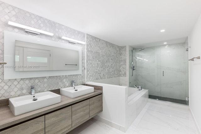 400 Sunny Isles Blvd 2008, Sunny Isles Beach, FL 33160