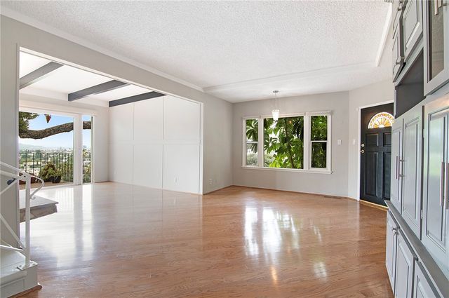 934 Highline, Glendale, CA 91205