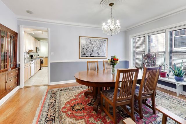 5637 N KENMORE Avenue 3, Chicago, IL 60660