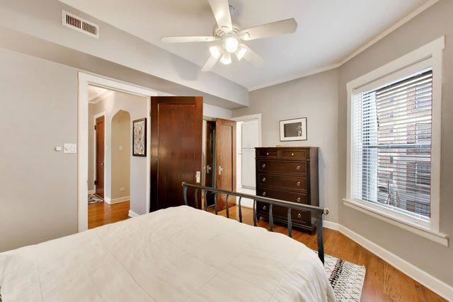 5637 N KENMORE Avenue 3, Chicago, IL 60660